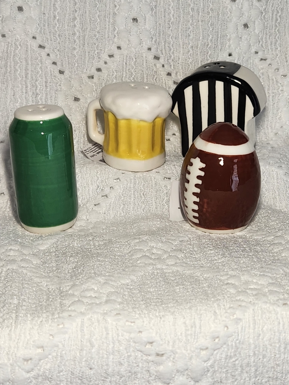 Salt And Pepper Shakers Referee Shirt, Football, Mug Of Beer, Can Of Beer - Picture 3 of 3